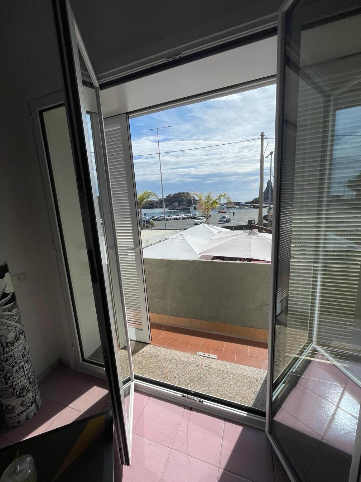 Ferienwohnung Terrazza Faraglioni Aci Trezza Exterior foto