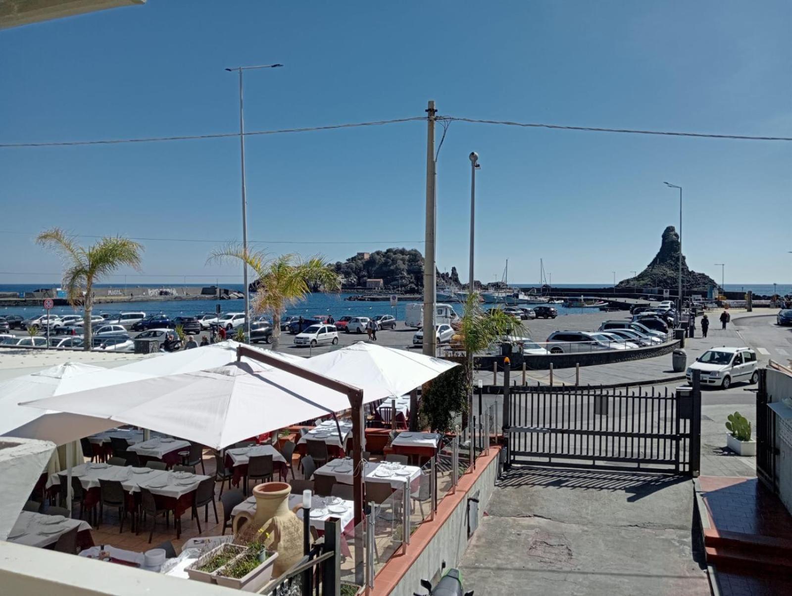 Ferienwohnung Terrazza Faraglioni Aci Trezza Exterior foto